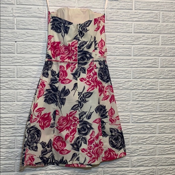 XS floral dress by Holly Sharp. - Picture 4 of 12